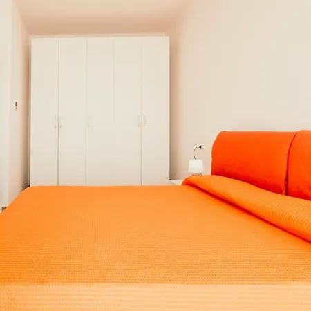 Al 13 Rosso - Lakeside Leisure & Business Appartement *