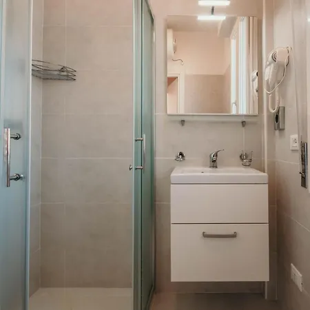 Al 13 Rosso - Lakeside Leisure & Business סטרסה