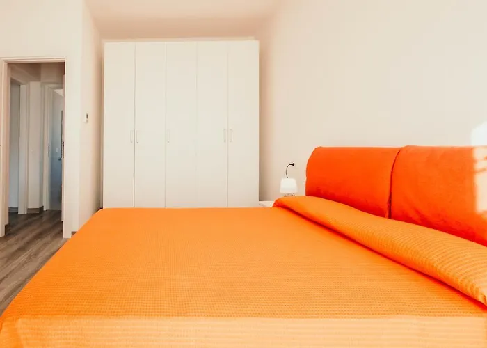 Al 13 Rosso - Lakeside Leisure & Business Appartement *