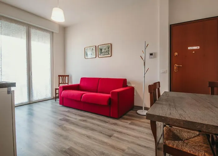 Al 13 Rosso - Lakeside Leisure & Business