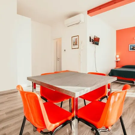 Al 13 Rosso - Lakeside Leisure & Business * Στρέσα