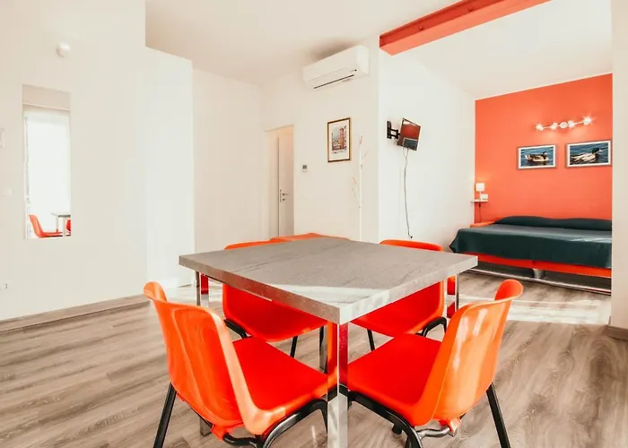 Al 13 Rosso - Lakeside Leisure & Business * Στρέσα