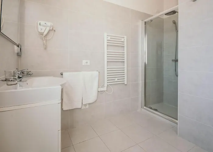 Al 13 Rosso - Lakeside Leisure & Business * Στρέσα