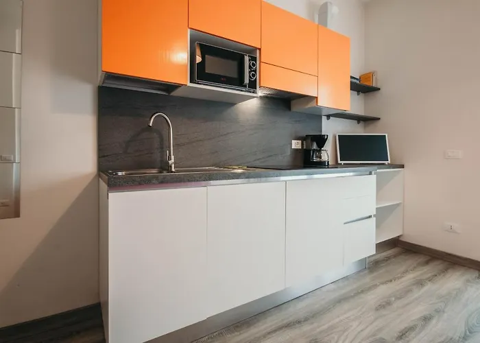 Al 13 Rosso - Lakeside Leisure & Business Στρέσα